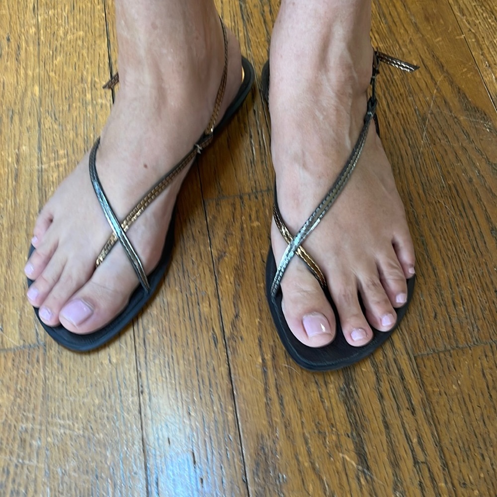 NEW IN BOX Miss Sixty Letita metallic thong sandals. Size 39 (8)